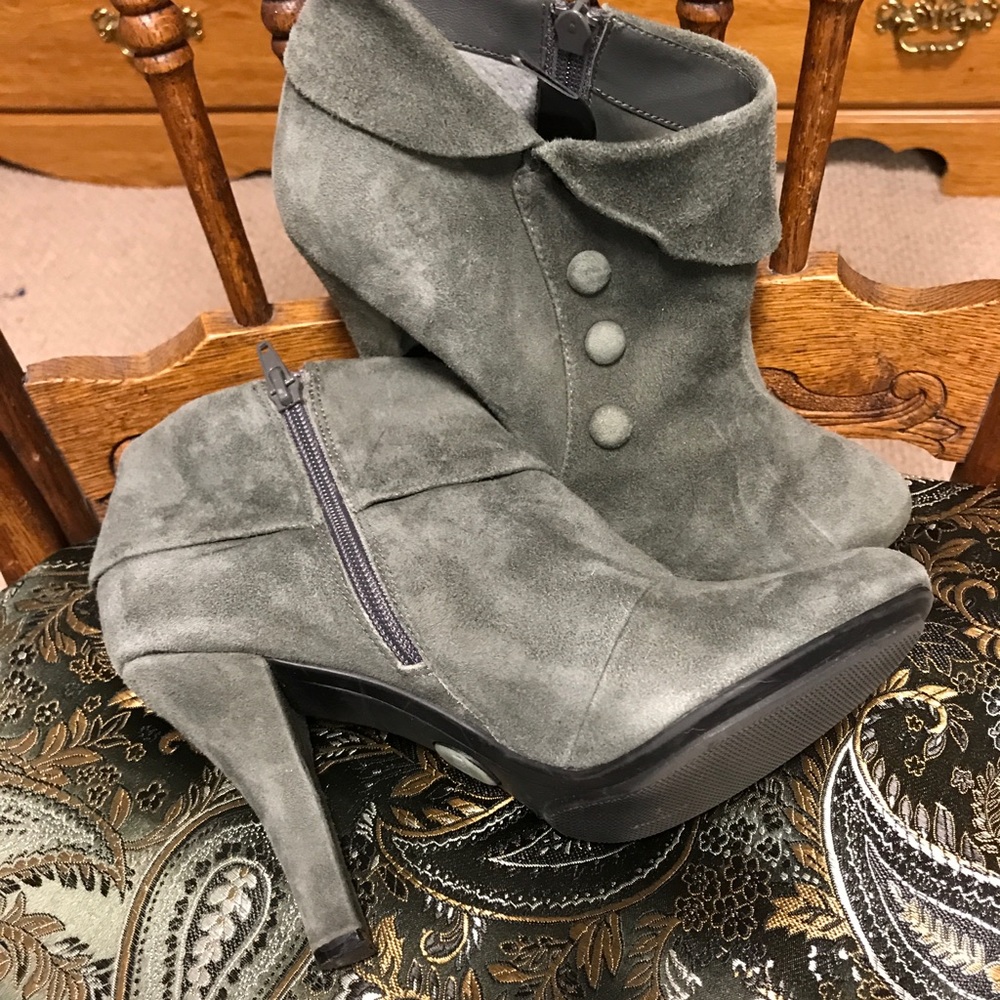 Grey booties - Picture 2 of 2